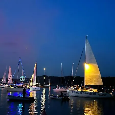 Lakeside & Restaurant