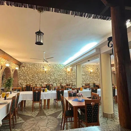Lejlighed Lakeside & Restaurant *
